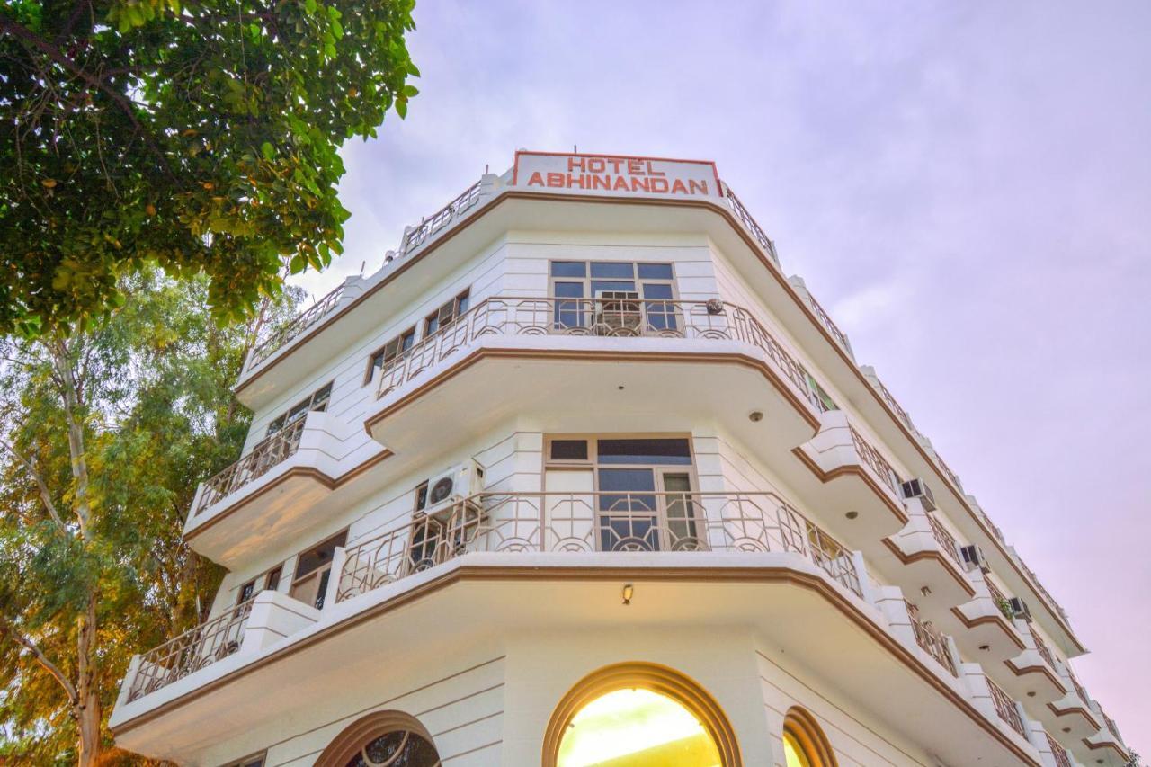 Oyo 46616 Hotel Abhinandan Jind Buitenkant foto