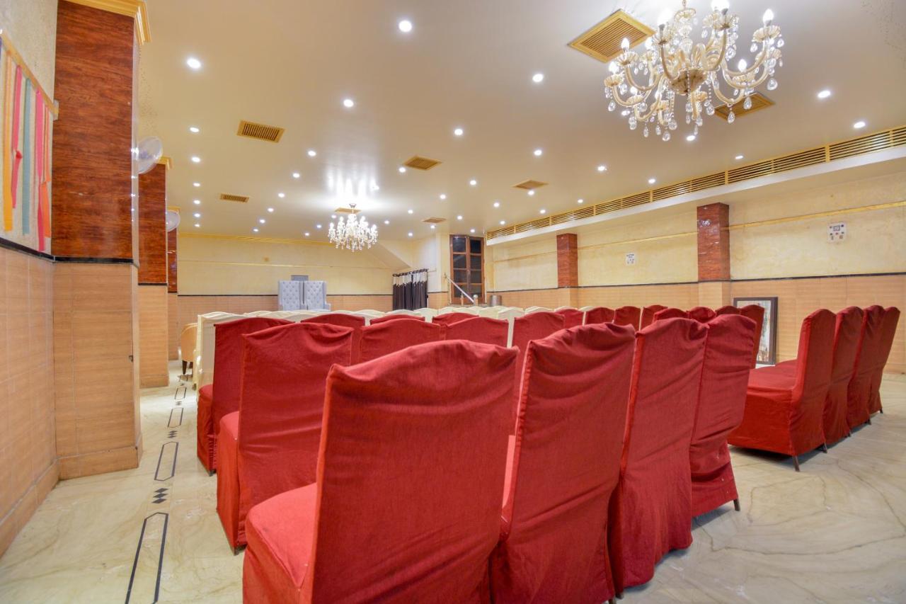 Oyo 46616 Hotel Abhinandan Jind Buitenkant foto