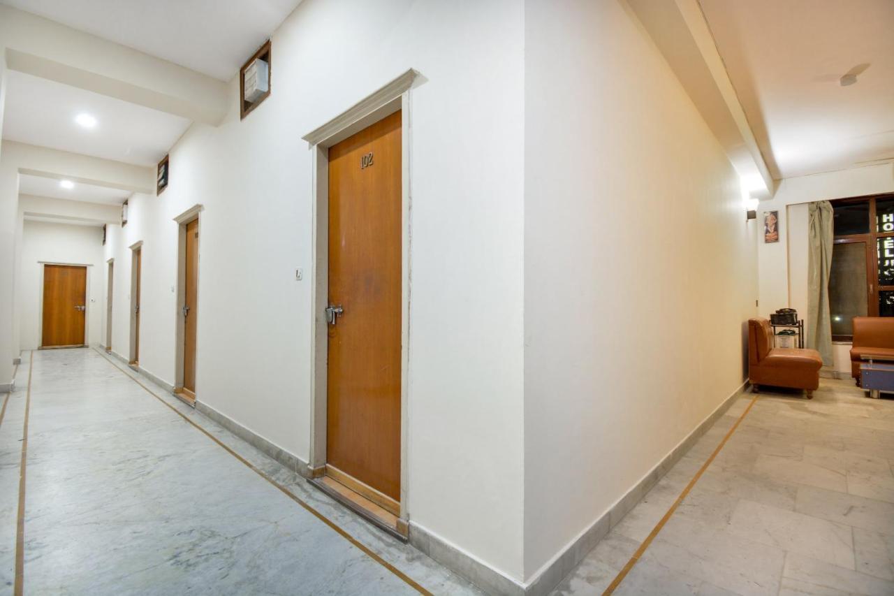 Oyo 46616 Hotel Abhinandan Jind Buitenkant foto